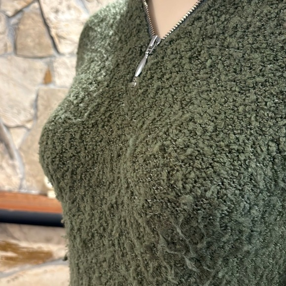 Sweater Cozy and Warm - Picture 4 of 7